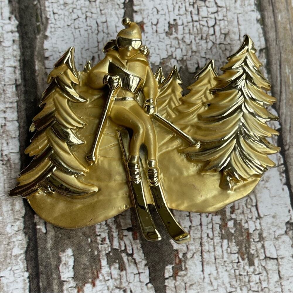 Vintage MCM AJC Retro Ski Brooch Pin Multi-tone Snowbird Pine Trees Skier 3-D